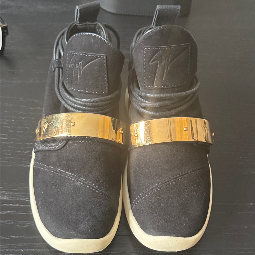 UsedGiuseppe zanotti
Size 6.5 HAYDEN Gold Band Slip On Sneakers Shoes